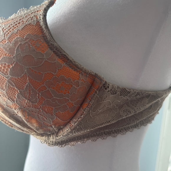 Victoria's Secret Bombshell Miraculous Plunge Bra 36B Orange With Nude Lace - Picture 8 of 10